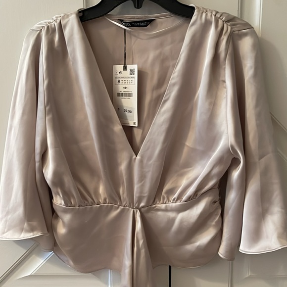 NWT Zara champagne tie front blouse. - Picture 2 of 4